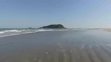 广阔海洋的大海浪视频的预览图
